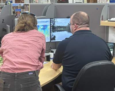 The Goulburn Broken CMA’s Floodplain Implementation Manager, Joel Leister, displays the Goulburn Broken Community Flood Intelligence portal.